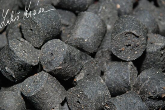 LK Baits Salt Black Hallibut Pellets 10kg - 12mm